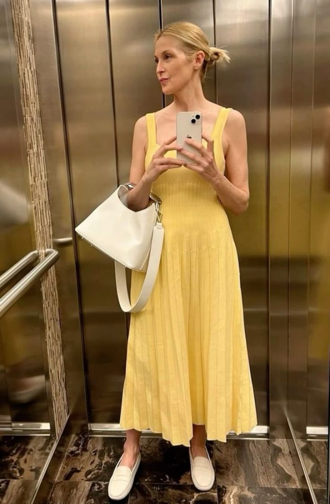 Kelly rutherford Lily van der Woodsen style yellow summer dress