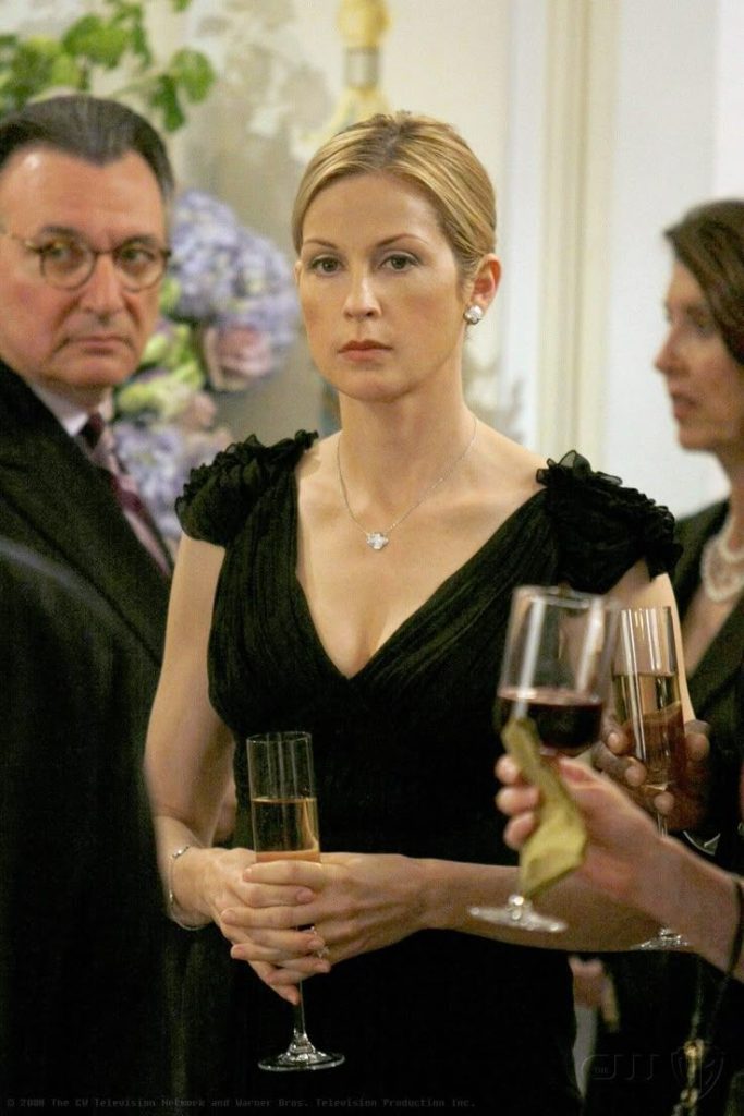 Lily van der Woodsen style outfits little black dress 4