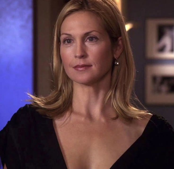 Lily van der Woodsen style simple makeup 5