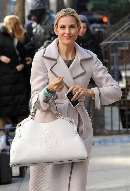 Lily van der woodsen gray coat style